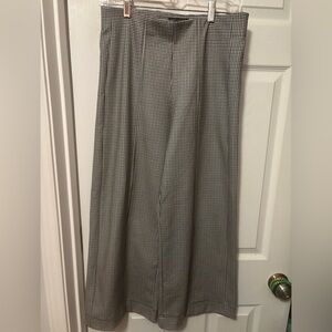 Classic Black and White Houndstooth Barrel Leg Pants